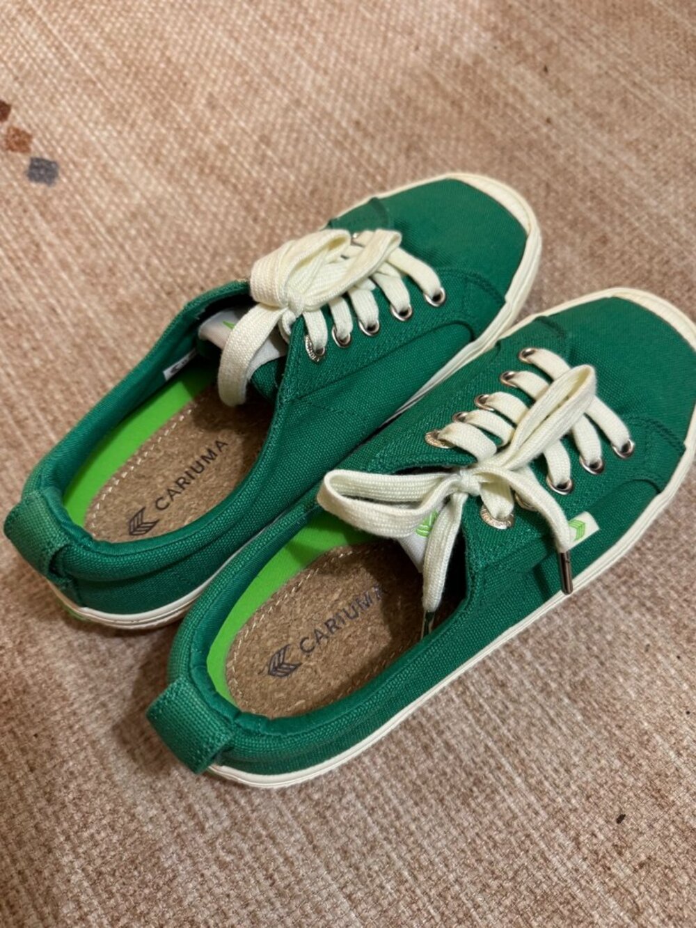 Cariuma Green Canvas Sneakers — Size US 6